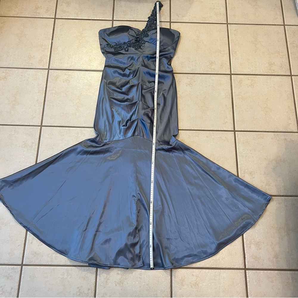 Y2K Colour Shifting Beaded Formal Gown with Asymmetrical Strap - Picture 3 of 8
